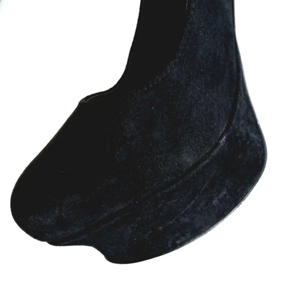 Zigi Soho Women’s Elegant Black Suede Leather Platform Heels 7.5